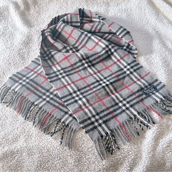 Burberrys Vintage Cashmere Scarf - Picture 3 of 5